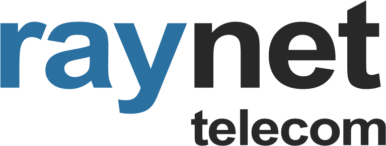 Piracleta flotando en un arroyo